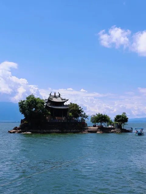 Xiaoputuo's pavilion and trees on its rocky islet