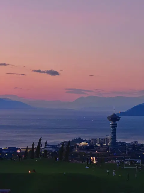 Erhai at dusk from Yunxiangshan